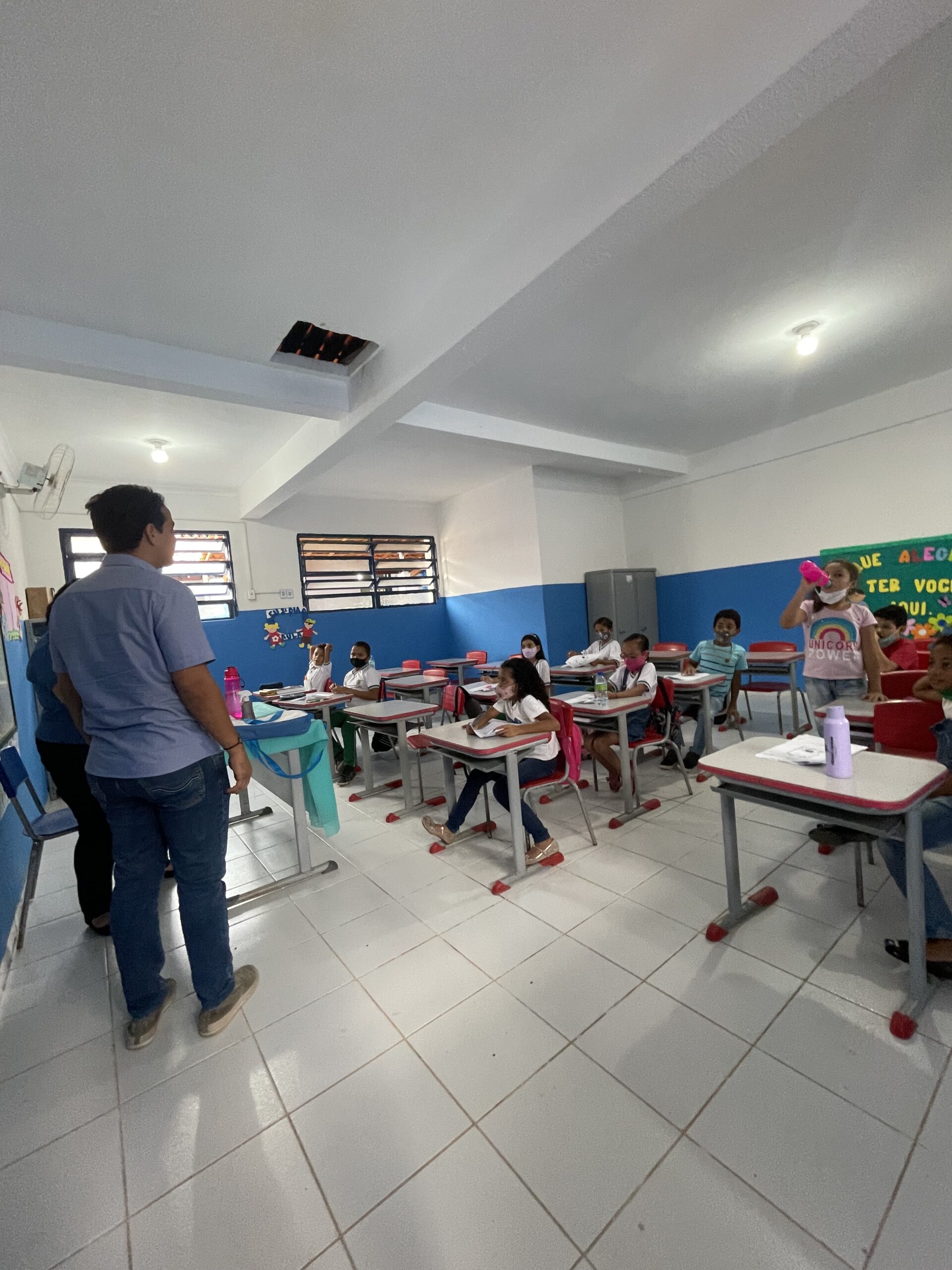Prefeito Matheus Bezerra mantém rotina de visita na rede escolar municipal